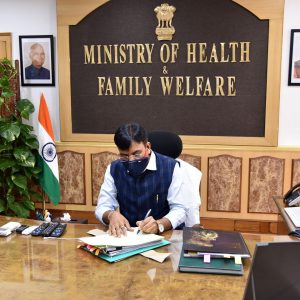 Mansukh Mandaviya chairs meeting with Tamil Nadu health officials, discusses COVID-19 situation