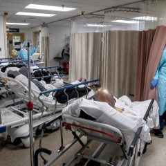 US reports over 150,000 hospitalisations in 24 hours, faces lack of medics as COVID-19 cases surge