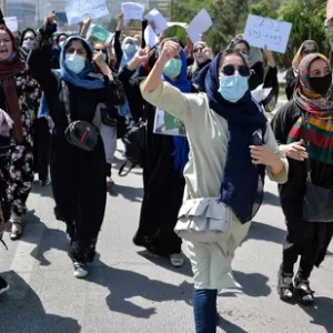 Women Afghan teachers, health workers urge US to unfreeze Afghanistan's assets