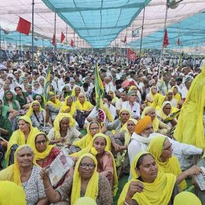 Protesting farmers hold 'Kisan Mahapanchayat' in UP's Muzaffarnagar; security tightened