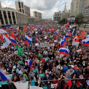 Russia: Hundreds protest in Moscow over election result
