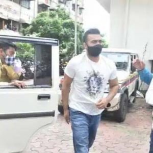 Mumbai: Lookout notice against 2 aides of Raj Kundra in pornography cases