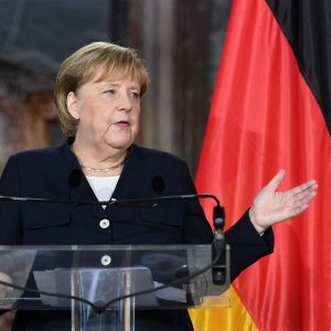 Merkel calls for dialogue with Poland at EU summit