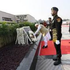 PM Modi pays homage to police personnel