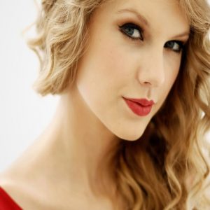 Taylor Swift Reveals New Release Date Of Re-Recorded 'Red' Album
