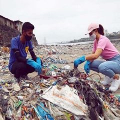 Jacqueline Fernandez Goes Beach Cleaning As Swachh Bharat Abhiyan Turns 4