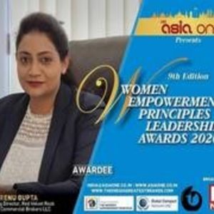 Renu Gupta awarded the blackswan award for women empowerment by Asia one at Dubai