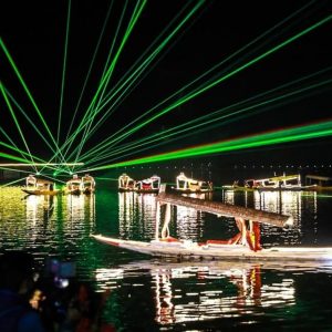 Kashmir : First ever floating theatre at Dal Lake