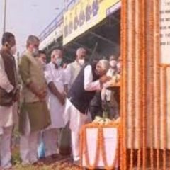 Bihar CM, Governor pay floral tribute to Jawaharlal Nehru on his 132nd birth anniversary