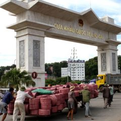 Exporters could lose upto USD 175 mln due to stranded trucks at Vietnam-China border