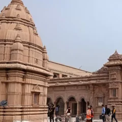 Ahead of PM Modi's Varanasi visit, Kashi Vishwanath Temple decked up
