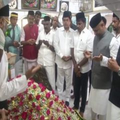 DMK leaders offer prayers at Dargah for Udhayanidhi Stalin's successful political career