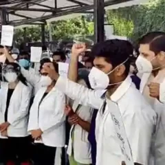 Medical Strike:   Kerala government doctors continue protest, seek pay revision