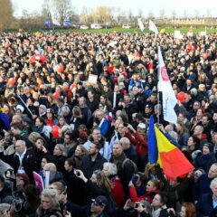 Thousands protest COVID measures in Netherlands despite ban on gatherings