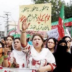 Pakistan's police beat women protesters in Sindh
