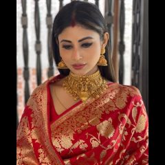 Newly-wed Mouni Roy Looks Perfect In Red Saree, Gold Jewellery