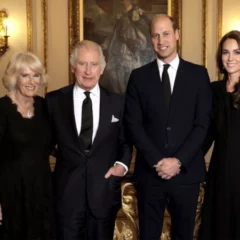 New Portrait Of Britain's Royal Family Unveiled