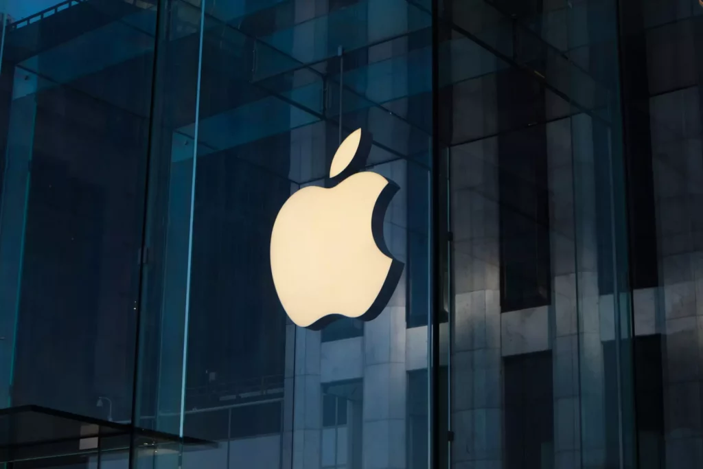 Apple clocks USD 90 billion revenue in previous quarter; beats Wall Street forecast