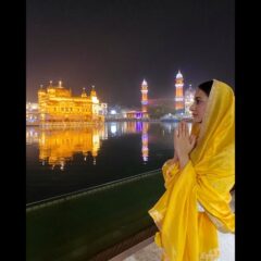 Kiara Advani Visits Amritsar's Golden Temple, Shares Pics