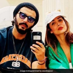 'A Selfie With The Shopaholic': Arjun Kapoor Shares Pic With Girlfriend Malaika Arora