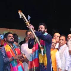 Prabhas Attends Dussehra Celebrations At Red Fort, Performs Ravan Dahan