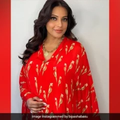 Bipasha Basu Flaunts Her Pregnancy Glow In Red Kaftaan
