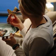 Study Finds Why Late-Night Eating Increases Obesity Risk