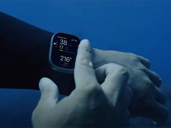 Newly launched Oceanic+ app turns Apple Watch Ultra into a diving computer