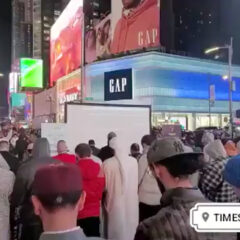 In a first, Muslims perform Taraweeh prayer at Times Square in US