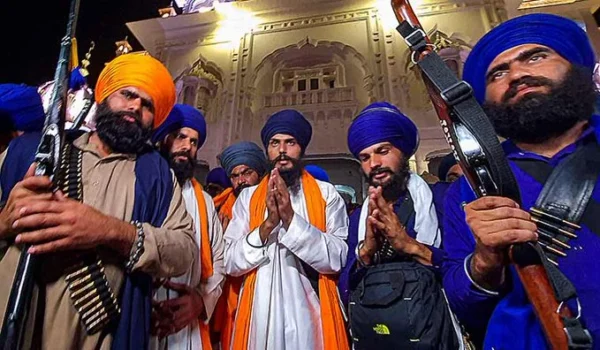 Punjab Police cracks down against radical preacher Amritpal Singh, Many arrested