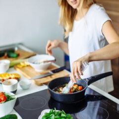 Study Shows Healthy Home Cooking Benefits People's Mental Health