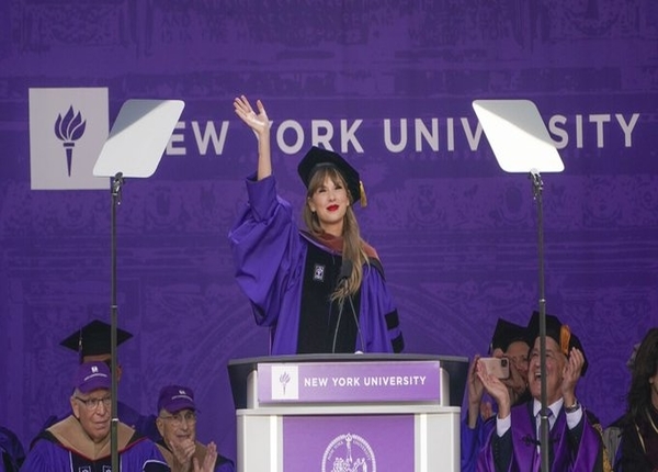 Taylor Swift Received Doctorate
