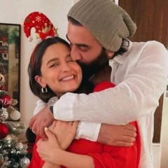 Ranbir Kapoor Kisses Alia Bhatt In An Adorable Christmas Pic, See Post