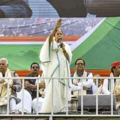 Modi Vs Opposition : Mamata writes for 'United Fight'