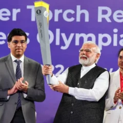 Chess Olympiad Torch gets grand reception at Mumbai's Wankhede 