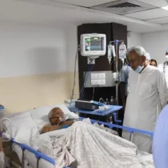 Bihar CM Nitish Kumar meets RJD chief Lalu Prasad Yadav in Hospital