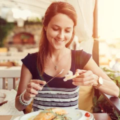 Study Finds Daytime Eating May Benefit Mental Health