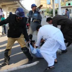 Journalists, police clash at Gaddafi Stadium in Pakistan's Lahore city