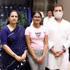 Rahul Gandhi visits late actor Puneeth Rajkumar's family in Karnataka