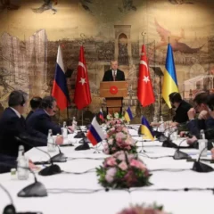 Peace talks between Ukraine-Russia delegations in Istanbul