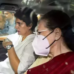 Sonia Gandhi to travel abroad for medical check-up, Rahul Gandhi & Priyanka will accompany